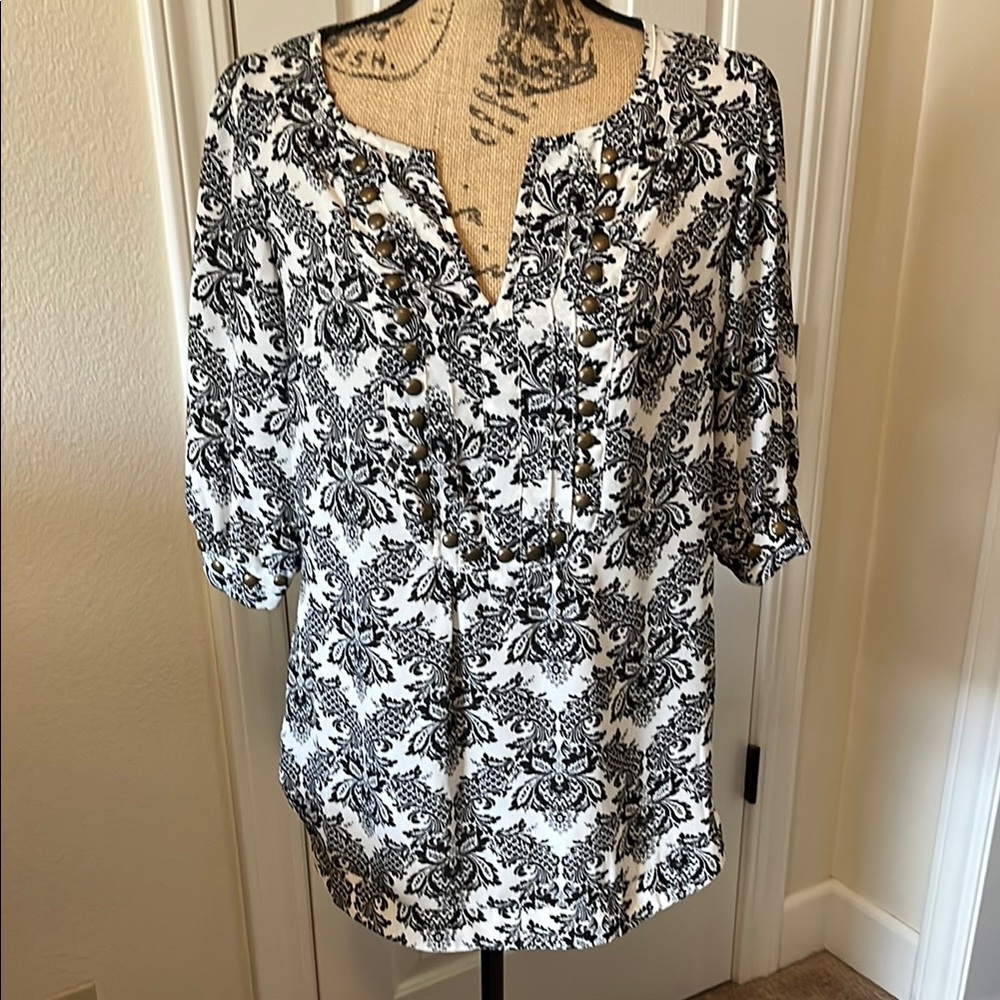 Black and White Patterned Women's Top